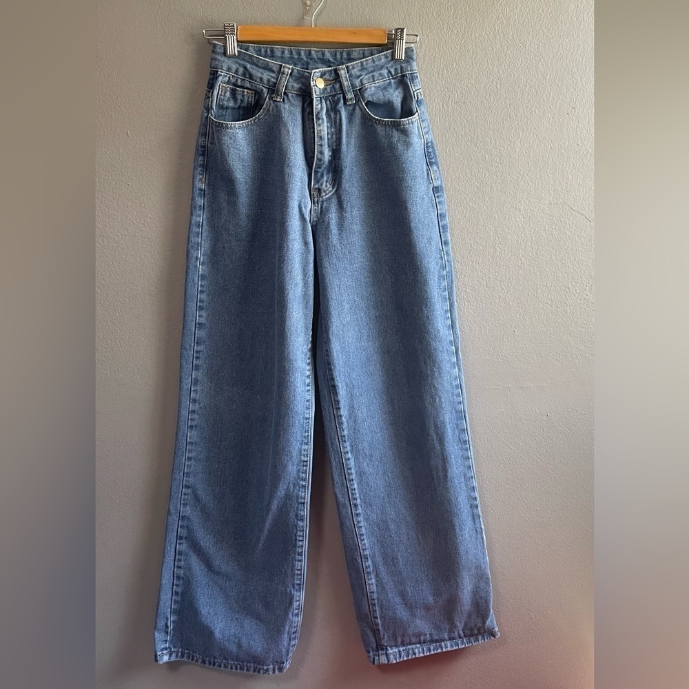 SHEIN high waisted wide leg jeans. Size Small